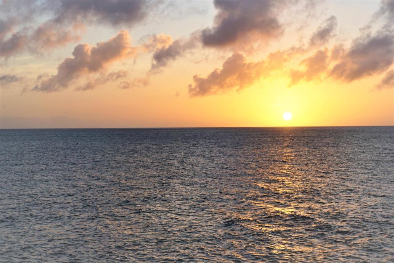 Okinawa Ocean Front Hotel Чатан Екстериор снимка