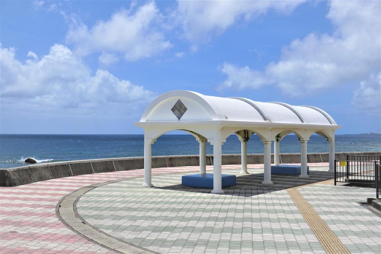 Okinawa Ocean Front Hotel Чатан Екстериор снимка