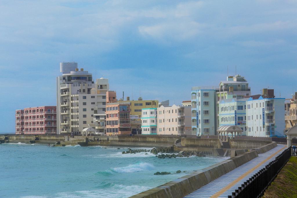 Okinawa Ocean Front Hotel Чатан Екстериор снимка